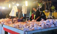 Jelang Ramadan, Harga Ayam di Karawang Mulai Naik 2 Kali Lipat