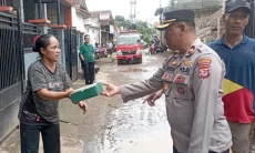 Dapur SPPG Polresta Bandung Salurkan 350 Nasi Kotak untuk Korban Banjir Majalaya