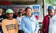 Dari Cangkul ke Traktor, Aspirasi Prof Rokhmin Menggerakkan Sawah Gebang Udik