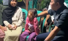 Bupati Karawang Bantu Keluarga Korban Kecelakaan Truk Kontainer