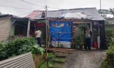 Hujan Disertai Angin Kencang Terpa Kampung Bubulak, 14 Rumah Rusak Bagian Atap