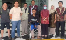Penderita ODGJ Mengamuk di Karawang, Ayunkan Golok Tiga Orang Terluka