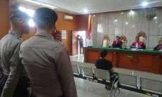 Polisi Kawal Sidang Perdana YouTuber Resbob di PN Bandung