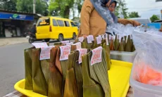 Botok Roti, Takjil dengan Sepotong Nostalgia yang Selalu Dirindukan Wong Cirebon