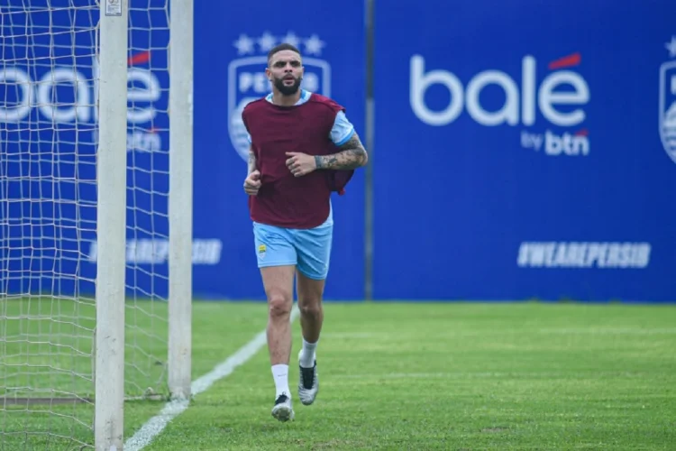 Rekor Layvin Kurzawa Lampaui Paolo Maldini, Fakta Jelang Persib vs Malut United