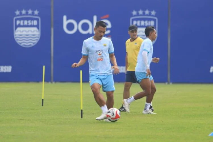 Dedi Kusnandar Tak Kaget dengan Perubahan Skuat Persib