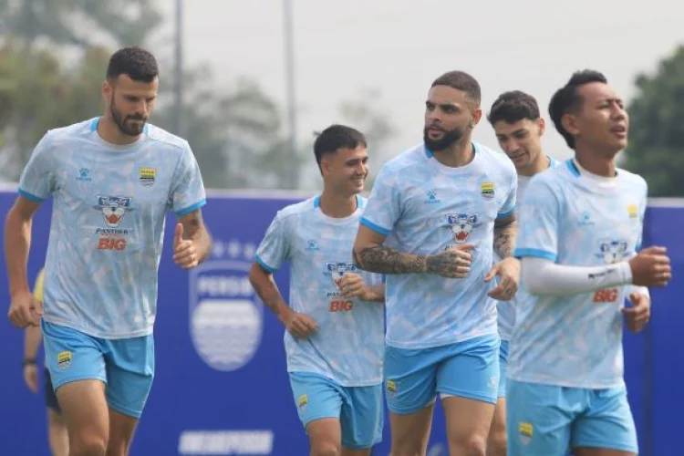 FOTO : Latihan Persib, Layvin, Dion dan Dedi Ikut Gabung