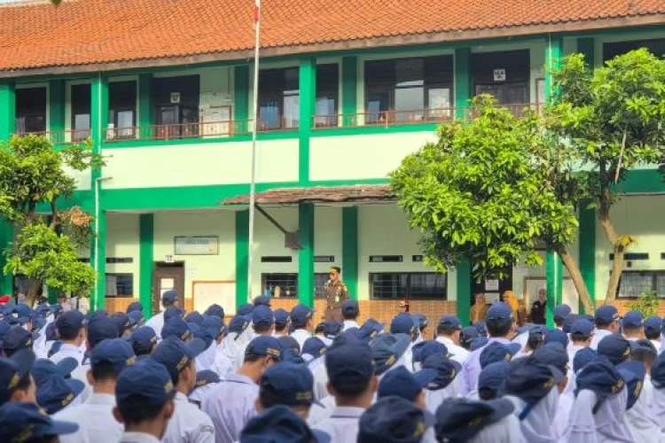 Lewat JMS, Kejari Cimahi Berikan Edukasi Disiplin dan Hukum Cegah Kenakalan Remaja