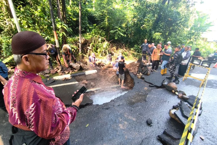 Pipa PDAM Bocor, Kota Cirebon Krisis Air Bersih