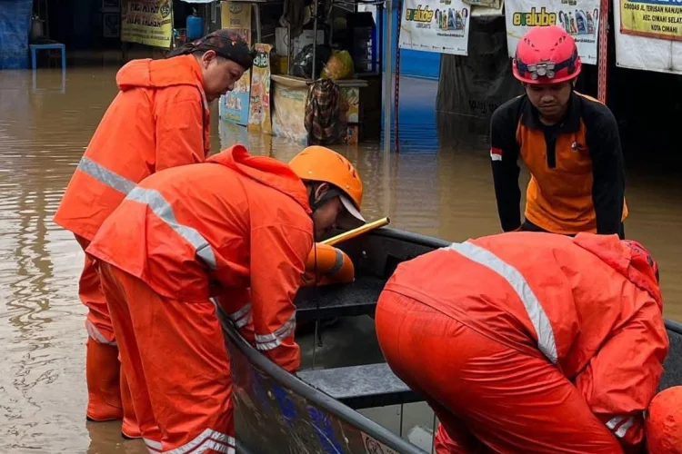 Tak Cuma Curah Hujan, DLH Cimahi Ungkap Penyebab Lain Banjir Cimahi