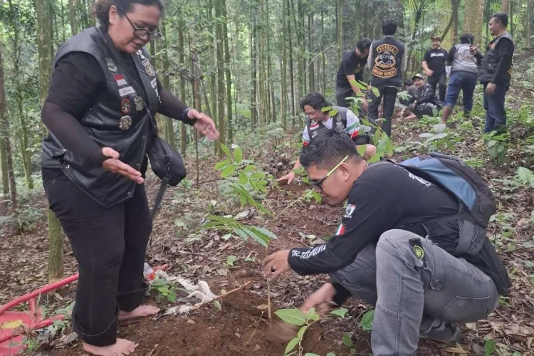 Komunitas Bikers BOI Chapter Bogor Ini Dukung Program Hutan Kota