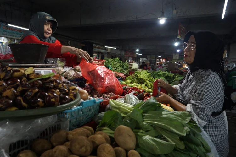 Foto: Harga Bahan Pokok di Pasar Kosambi Naik Jelang Ramadan 2026