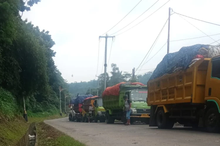 Antrean Truk Sampah di TPA Sarimukti Picu Keterlambatan Pengangkutan, Ini Penyebabnya