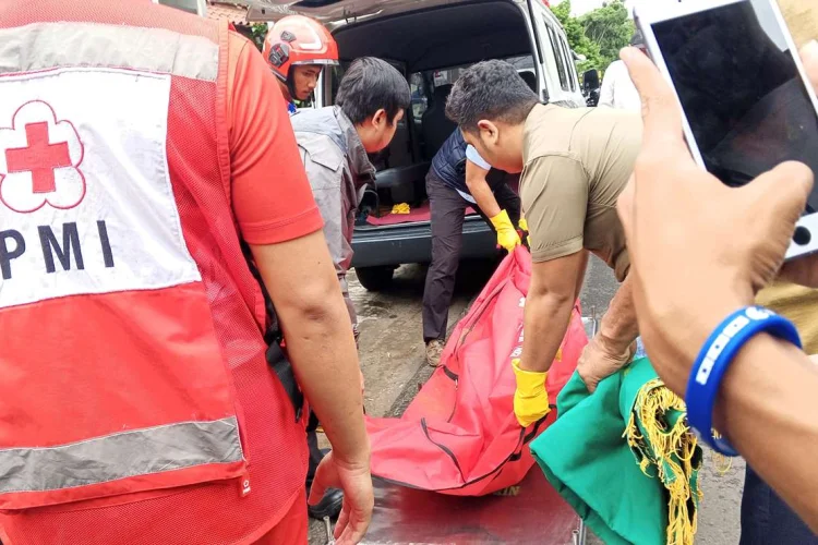 Diduga Lantaran Masalah Asmara, Pria Ini Gantung Diri di Dapur Kafe