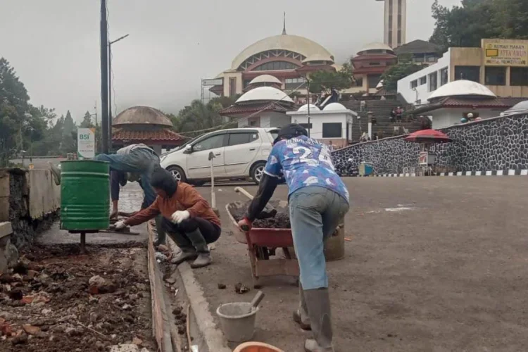 Kawasan Masjid Atta’awun Puncak Wajah Baru, Pedagang Berharap Genjot Angka Kunjungan