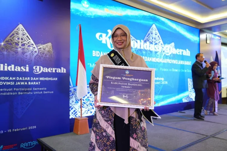 Bunda PAUD Kabupaten Bandung Terima Penghargaan BBPMP Award Kemendikdasmen