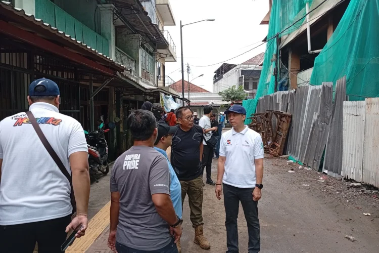 Dedie Tegur Proyek PJKN, Tegaskan Semua Truk Proyek Masuk Jalan dalam Kondisi Bersih