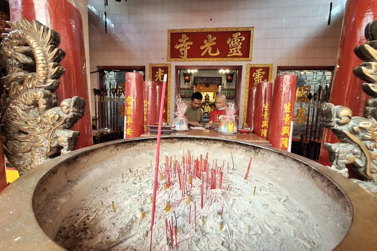 Imlek, Ritual Keluarga dan Warisan Nilai Spiritual Umat Konghucu