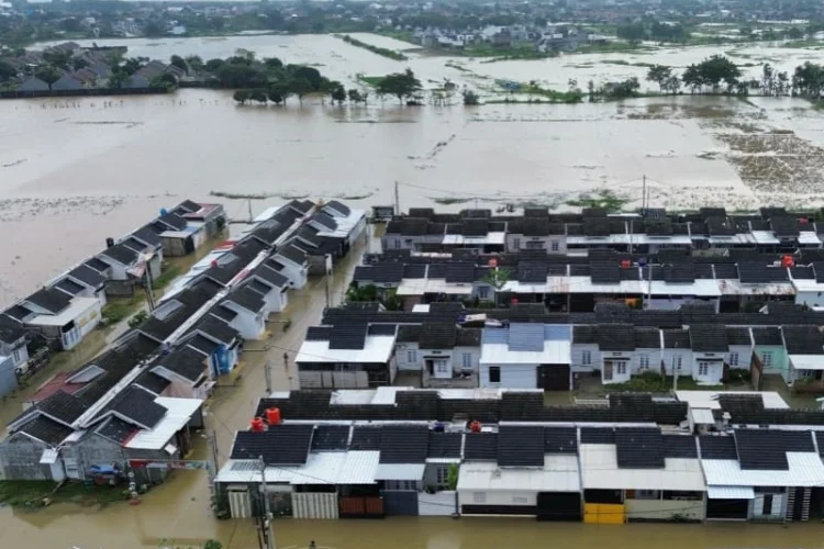 Menanti Bulan Puasa Tanpa Banjir, Harapan Warga Cirebon di Tengah Ancaman Hujan
