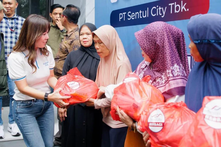Sentul City Gandeng Karang Taruna Babakan Madang Salurkan Bantuan untuk Korban Banjir