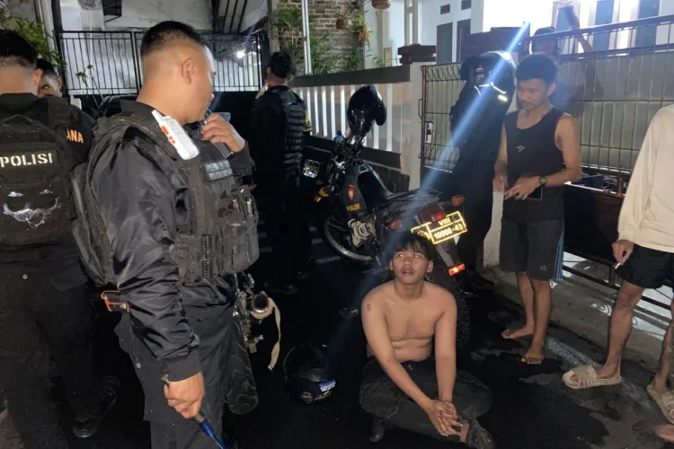 Patroli Dini Hari, Polrestabes Bandung Amankan 26 Anggota Geng Motor