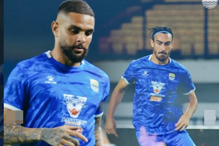Dua Lokasi Penukaran Tiket Persib vs Madura United