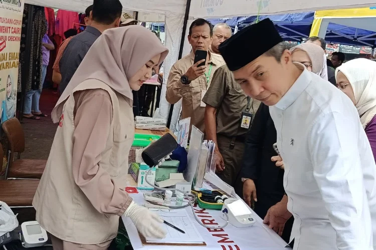 Dedie Apresiasi Bazar Ramadan di Pasar Gembrong, Sesuai Harapan Pemkot