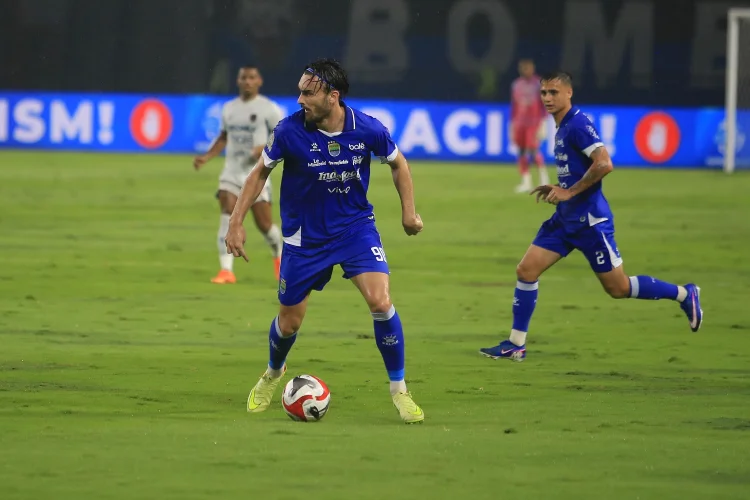 Bungkam Persita, Persib Perlebar Jarak Poin di Puncak Klasemen BRI Super League