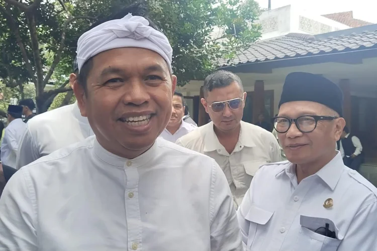 Mobil Dinas Lagi Ramai, Dedi Mulyadi Pilih Pinjamkan Alphard ke Wali Kota Banjar