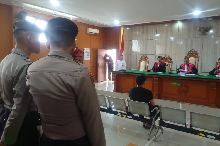 Polisi Kawal Sidang Perdana YouTuber Resbob di PN Bandung