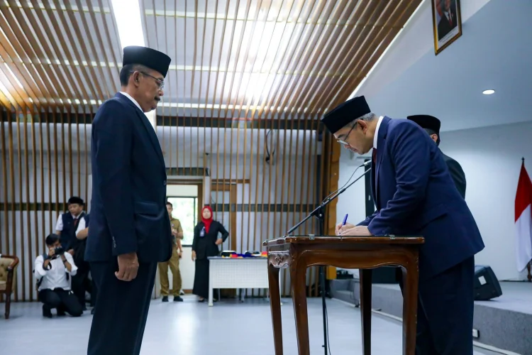 Percepat Kinerja Pemerintahan, Wali Kota Bandung Lakukan Rotasi Pejabat