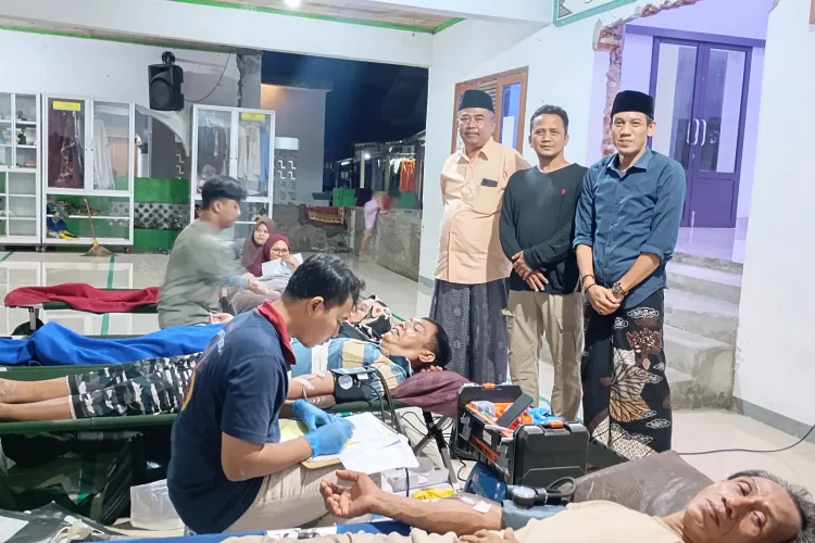 Warga Antusias Ikuti Kegiatan Donor Darah di Desa Melaksari Cirebon