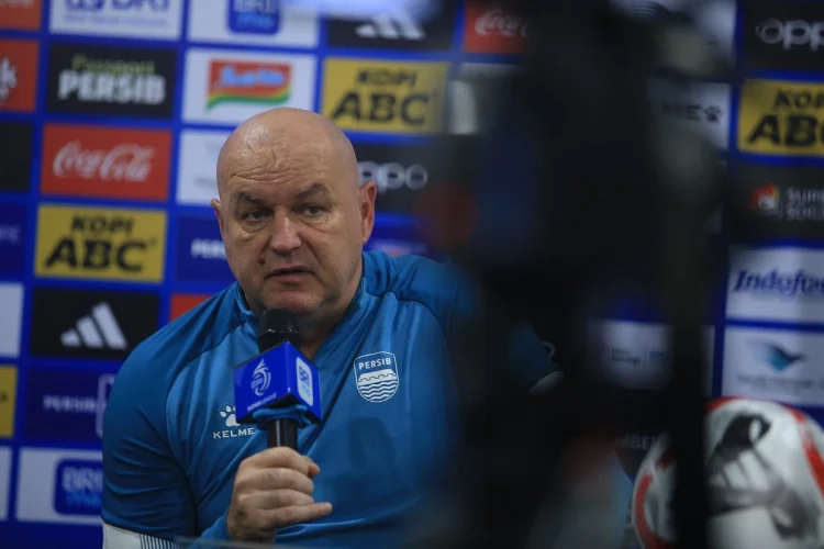 Jelang Laga Persib vs Persik, Bojan Hodak Pastikan Pemain dalam Kondisi Prima
