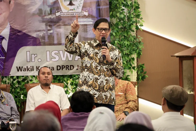 Pemprov Jabar dan DPRD Mengkaji Strategi Soal TPPAS Sarimukti Overkapasitas