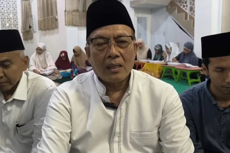Tarawih Berdurasi Tiga Jam, Masjid Nurul Ikhsan Cirebon Dipimpin Lima Imam Bergantian