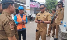 Protes Warga Pasang Pohon Pisang di Tengah Jalan Rusak, Camat Klaim Sudah Diperbaiki