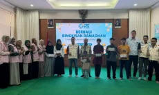 Berbagi Berkah Ramadan, YBM PLN UP3 Depok Santuni Guru Ngaji dan Keluarga Dhuafa