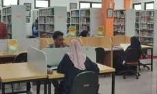 Minat Membaca Naik Saat Ramadan Perpustakaan Karawang Penuh
