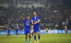 Persib Masih Kokoh di Puncak Klasemen, Bungkam Persik Kediri 3-0