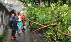 Jalan Alternatif Ambles Akibat Longsor di Cimanengah Kota Bogor