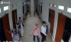 Viral Rekaman CCTV Gerombolan Datangi Kamar Kos di Medan, Warganet: Kok Bisa Masuk?