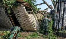 106 Rumah Rusak Diterjang Angin Puting Beliung di Suranenggala Kabupaten Cirebon