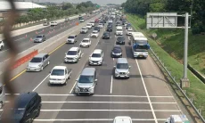 Rest Area KM 57 Jadi Titik Kemacetan di Jalan Tol Cikampek