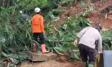 Longsor di Selaawi, Jalan Penghubung Garut-Sumedang Lumpuh Total