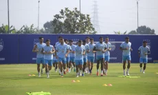 Alasan Layvin Kurzawa dan Thom Haye Absen di Sesi Latihan Perdana Persib