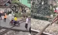 Viral Blokir Rel Kereta di Garuntang Lampung, Diduga Dipicu Tuntutan Ganti Rugi