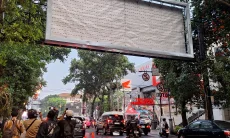 Kota Bandung Fokus Tertibkan Reklame yang Melintang di Atas Jalan