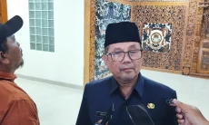 Acara Dangdutan di Acara Halalbihalal,  Imron Berkelakar 'Kenapa Isun Bli Diundang'