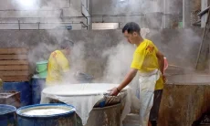Kedelai Naik, Perajin Tahu Cibuntu Manaikkan Harga Tahu