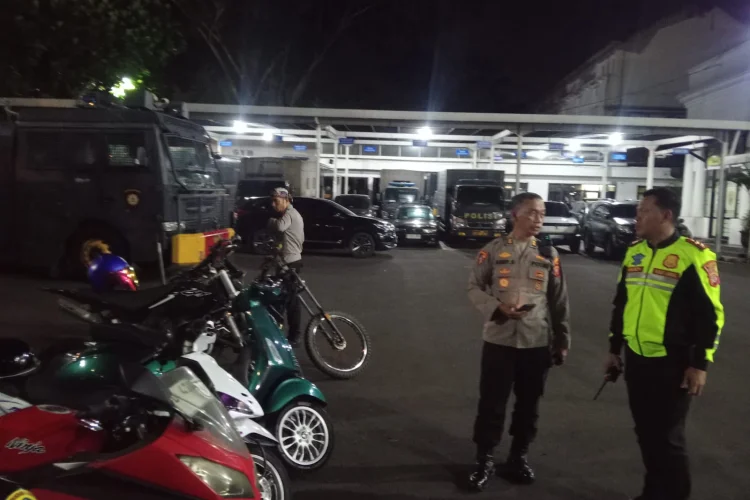 Keluyuran Tengah Malam Pakai Knalpot Bising,  Sembilan Pemuda Bandung Diamankan